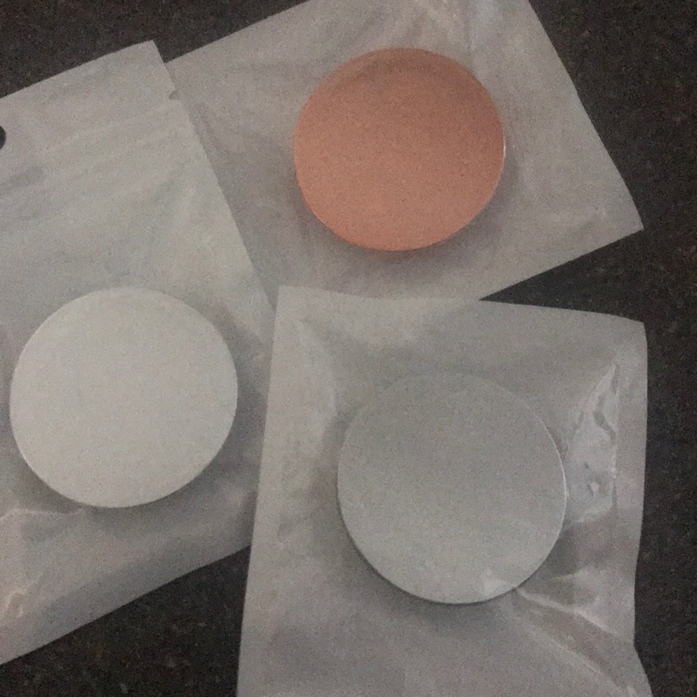 Bundle of 3 🖤📱PopSockets (off brand from amazon)